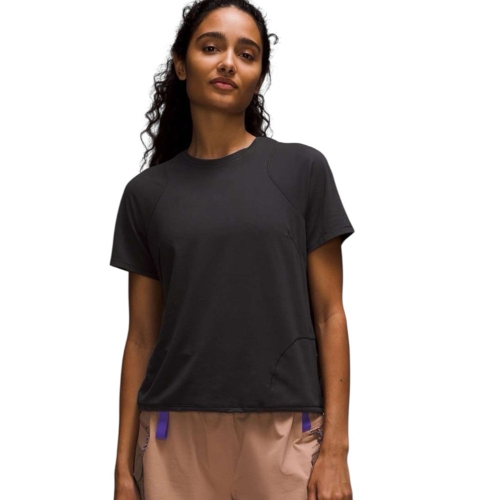 Lululemon Lightweight Cinched Hem Hiking top size 4